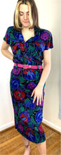 Load image into Gallery viewer, Floral Eighties Rayon Daydress

